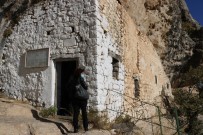 Vali Karaloğlu, Dünyada 34 Ülkede Ashab-Kehf Makamı Olan Lice'deki Makamını Ziyaret Etti Haberi