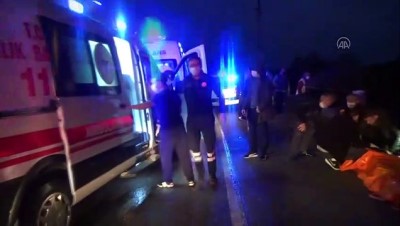Düzce'de Fındık Bahçesine Devrilen Otomobildeki 4 Kişi Yaralandı