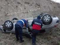 Türkeli'de Otomobil Şarampole Yuvarlandı Açıklaması  1 Yaralı Haberi