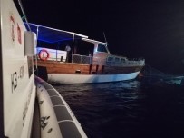 107 Göçmenin Bulunduğu Tekne Balık Çiftliği Kafesine Çarptı Haberi