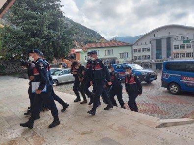 Isparta'da Hırsızlık Yaparken Suçüstü Yakalanan 3 Kişi Tutuklandı