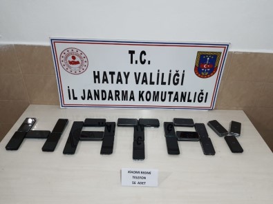 Kaza Yapan Araçtan 56 Adet Kaçak Telefon Çıktı