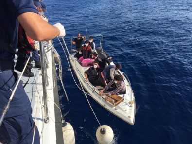 Mersin'de Teknede 13 Kaçak Göçmen Yakalandı