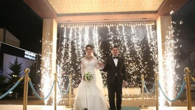Vali Yardımcısı Aşiret Liderine Damat Oldu