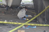 İzmir'de Viyadük Altında Yanmış Ceset Bulundu