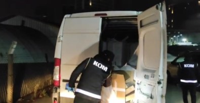 Bursa'da Minibüs İle Getirilen 750 Bin Adet Doldurulmuş Makaron Ele Geçirildi