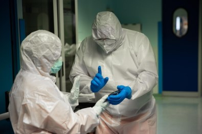 Fransa'da Son 24 Saatte 28 Bin 383 Yeni Korona Virüs Vakası