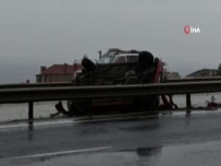 Sağanak Yağış Akşam Saatlerinde De Etkili Oldu, E-5'Te Araç Takla Attı