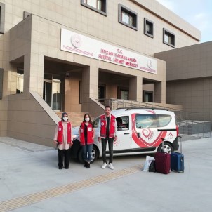 Depremzedelere Destek Olmak İçin İzmir'e Gittiler