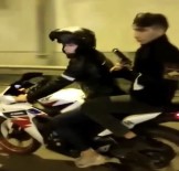 Bayrampaşa'da Trafikte Motosikletle Seyrederken Havaya Ateş Açan İki Şahıs Yakalandı Haberi
