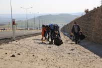Cizre'de 'Temiz Çevre Sağlıklı Toplum' Sloganıyla Temizlik Kampanyası Başlatıldı Haberi