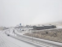 Erciyes Kayak Merkezi Beyaza Büründü