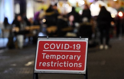 İngiltere'de Son 24 Saatte 20 Bin 252 Yeni Vaka