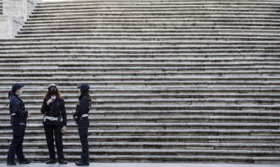 İtalya'da Son 24 Saatte Covid-19 Nedeniyle 699 Kişi Öldü