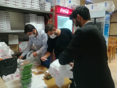 İzmir'de Restoranlarda Paket Servisi Yoğunluğu