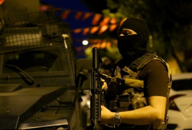 DEAŞ'a dev operasyon! Milletvekili, savcı ve iş insanlarını kaçıracaklardı!