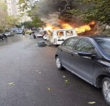 İstanbul'da Korku Dolu Anlar Açıklaması Minibüsler Alev Alev Yandı