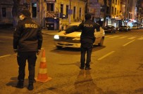 Kars'ta Polis Eksi 5 Derece Soğukta Denetim Yaptı