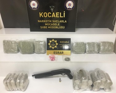 Kocaeli'de 11 Kilo 900 Gram Esrarla Yakalanan 5 Kişi Gözaltına Alındı