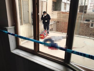 Konya'da Apartman Boşluğunda Şüpheli Ölüm