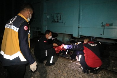 Adana'da Yük Treninin Çarpmasıyla Kolu Kopan Kişi Ağır Yaralandı