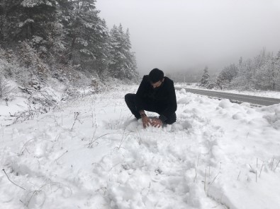 Bayburt'un Yüksek Kesimlerinde Kar Yağışı Etkili Oluyor