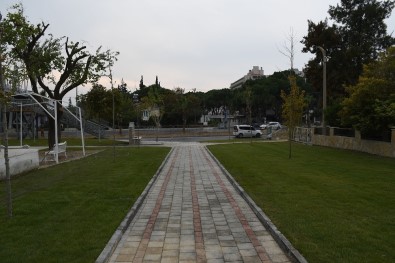 Kuşadası Yeni Parkları İle Güzelleşiyor