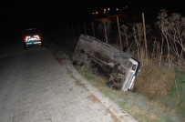 Sokağa Çıkma Kısıtlamasında Kaza Açıklaması Şarampole Devrilen Otomobil Sürücüsü Yaralandı Haberi