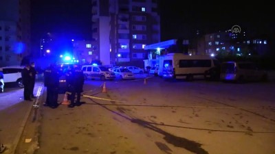 Adana'da Tek Başına Çöp Evde Yaşayan 27 Yaşındaki Kadın Hastaneye Kaldırıldı