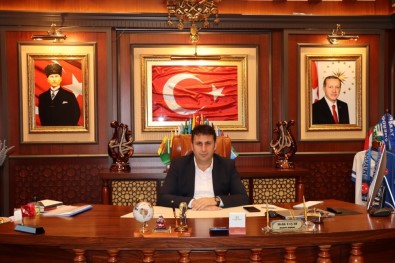 Çat Belediye Başkanı Yaşar'dan 'Öğretmenler Günü' Mesajı