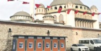 Riyakar Ekrem'in marifeti! Taksim Camii’nin bağrına bankamatik hançeri
