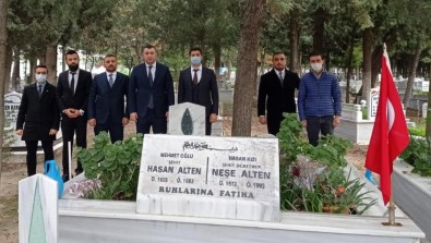 Tekirdağ Ülkü Ocakları Şehit Öğretmen Neşe Alten'i Mezarı Başında Andı