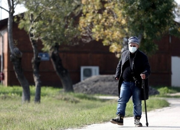 10 dil biliyor, 70'ten fazla ülke gezdi, sokaklarda yaşıyor... Aykan amcanın hayat hikayesi dinleyenleri şaşırtıyor