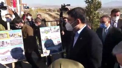 Çevre Ve Şehircilik Bakanı Kurum, Elazığ'da Depremzedeler İçin İnşa Edilen Konutları İnceledi Açıklaması