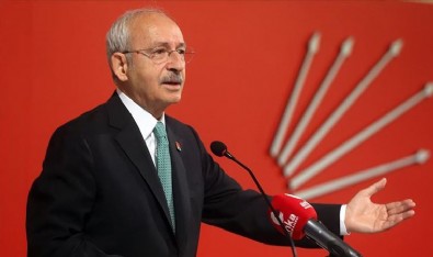 CHP’de fatura 25 başkana kesildi