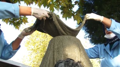 Çiçekler, Atık Çarşaflardan Yapılan Saksılarda Hayat Buluyor