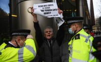 İngiltere'de Aşı Karşıtı Gösterilerde 3 Kişi Gözaltına Alındı