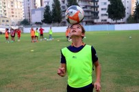 Mesafeler 12 Yaşındaki Kerime'nin Futbol Aşkına Engel Olamadı Haberi