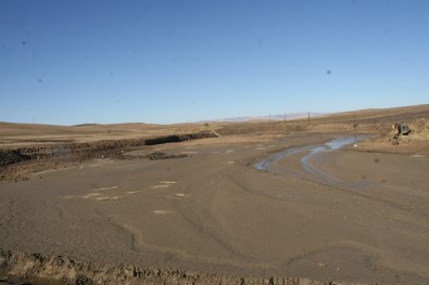 Silvan'da 300 Bin Metreküp Kapasiteli Hayvan İçme Suyu Göleti Tamamlandı
