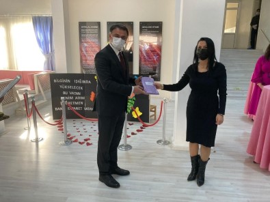 Tokat'ta 8 Bin 500 Öğretmene Kitap Hediye Edildi