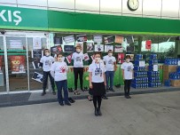 Akaryakıt İstasyonunda Kadına Şiddete Tepki