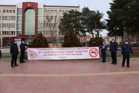 Erciş Belediyesi Cadde Ve Sokaklara Sigara Yasağı Uyarı Görselleri Astı Haberi