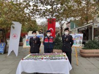 İstanbul Jandarması Kadınlara 'KADES' Uygulamasını Tanıttı