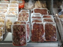 Kayseri'de Merdiven Altı Tavuk Parçalayan 4 İşletmeye 111 Bin TL Para Cezası