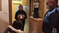 Sokağa Çıkamayan Minik Nisan Nur'un Çiçeğini Öğretmenine Vermesine Zabıta Yardım Etti