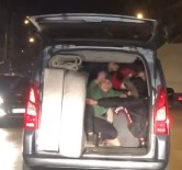 Bursa'da Bir Aracın Bagajına 5 Kişi Bindiler