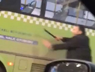 Trafikte kavga ettiği halk otobüsü şoförüne copla saldırdı