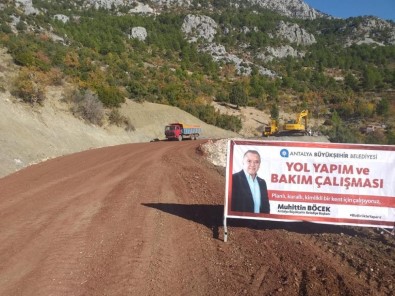 Akseki'de Heyelan Olan Yola İstinat Duvarı