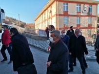 CHP'liler Tarafından Mahkemeye Verilen Şehit Babasının Yargılandığı Dava Ertelendi Haberi