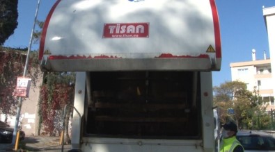 Tuzla'da Çöp Toplama Alanları Her Gün Dezenfekte Ediliyor